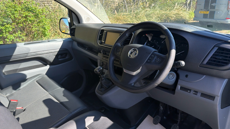 Vauxhall Vivaro L2 Diesel 2900 1.5d 100PS Sportive H1 Van